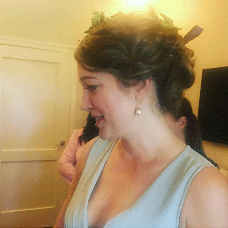 square_0000s_0003s_0002_updo.25