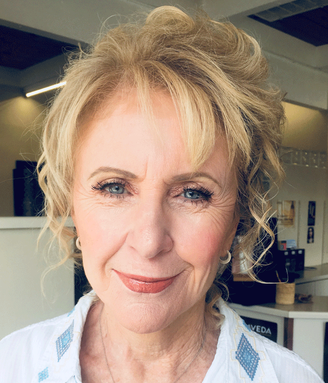 tall_0000s_0003s_0001_updo.2